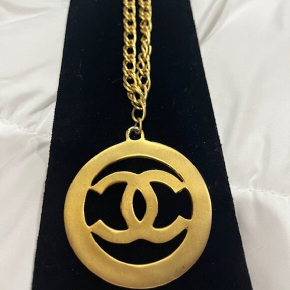 CHANEL LOGO Necklace Gold Plated - Picture 2 of 10